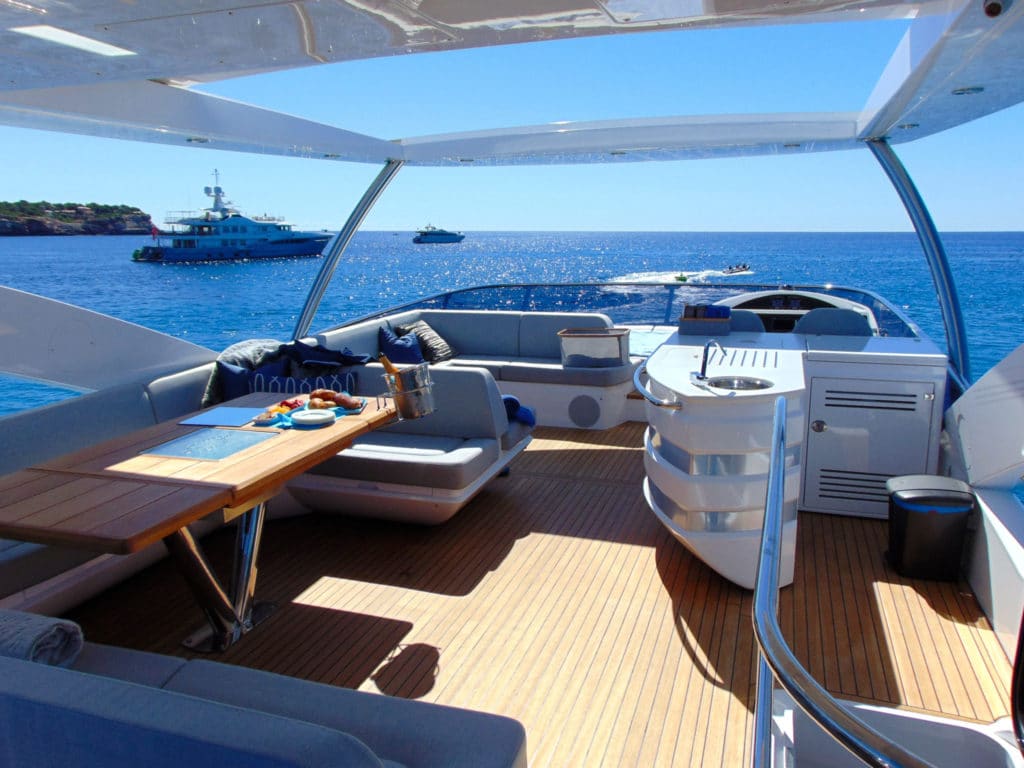 2 Benefits Of Vacationing On A Yacht