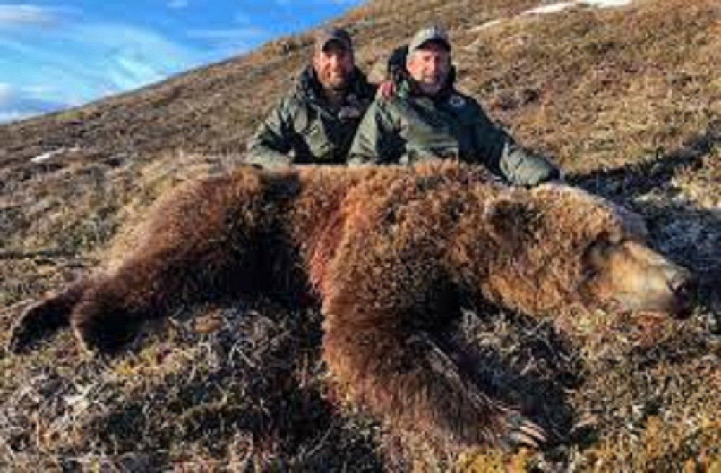 Legendary Outfitters for an Epic Hunt: Infinity Hunts’ Grizzly Bear Hunting