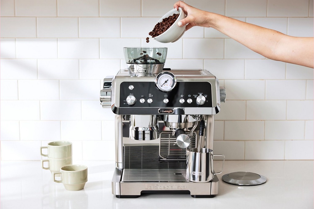 Versatility and Convenience: Exploring Espresso Machines with Integrated Milk Frothing
